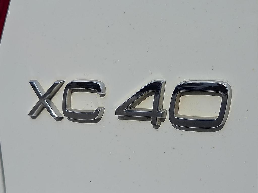 used 2020 Volvo XC40 car, priced at $20,495