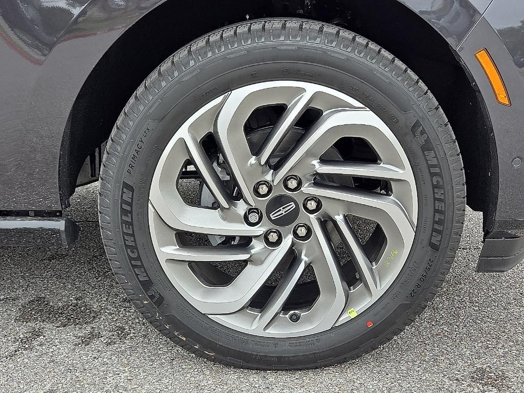 new 2025 Lincoln Navigator car, priced at $102,525