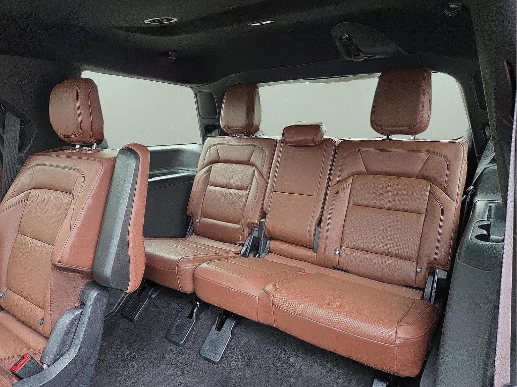 new 2025 Lincoln Navigator car, priced at $102,525