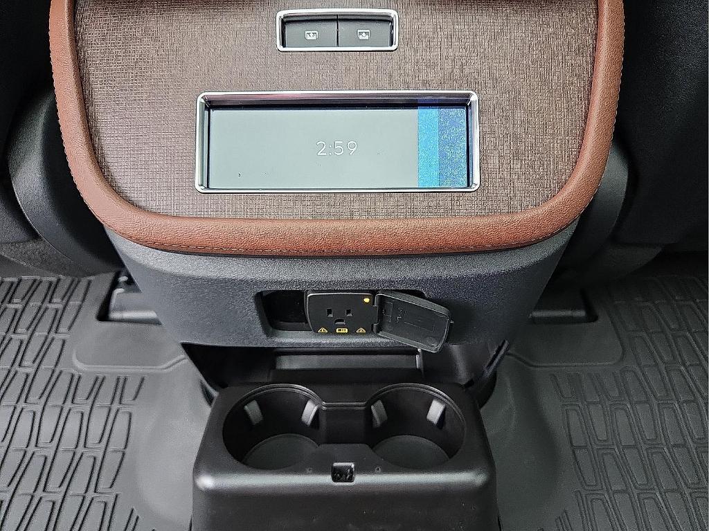 new 2025 Lincoln Navigator car, priced at $102,525