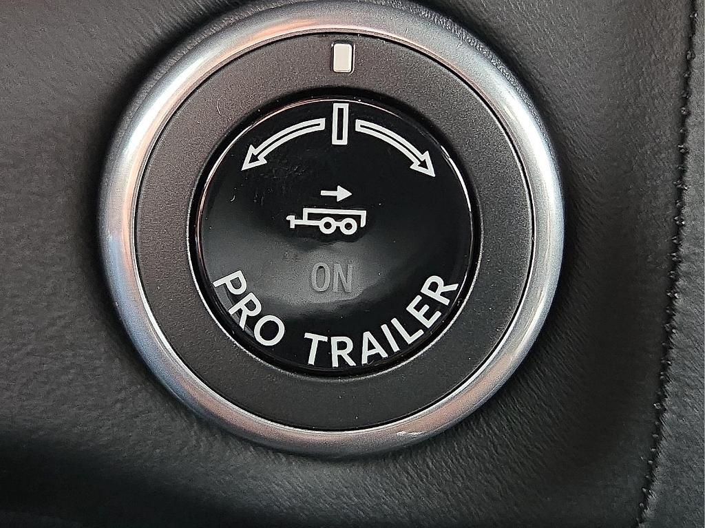 new 2025 Lincoln Navigator car, priced at $102,525