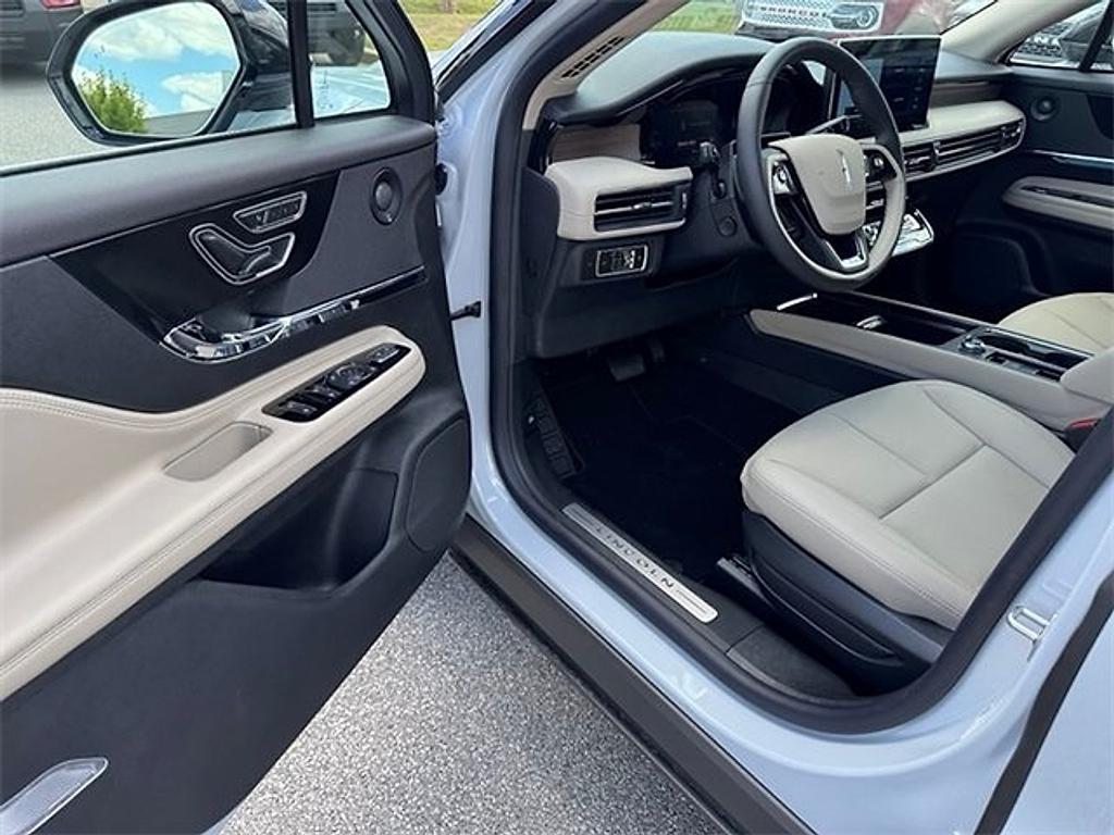 new 2025 Lincoln Corsair car, priced at $52,809