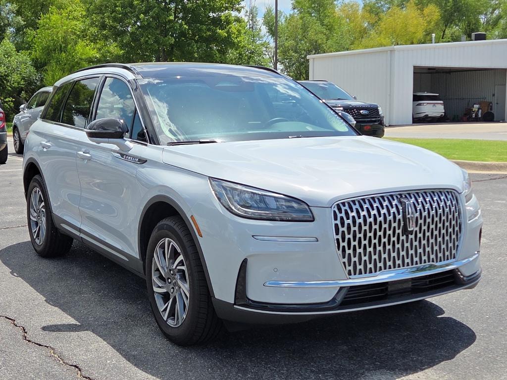new 2025 Lincoln Corsair car, priced at $43,570