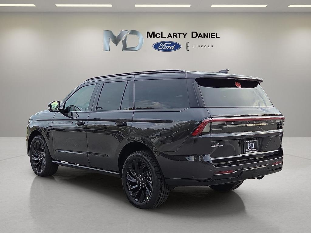 new 2025 Lincoln Navigator car, priced at $103,885