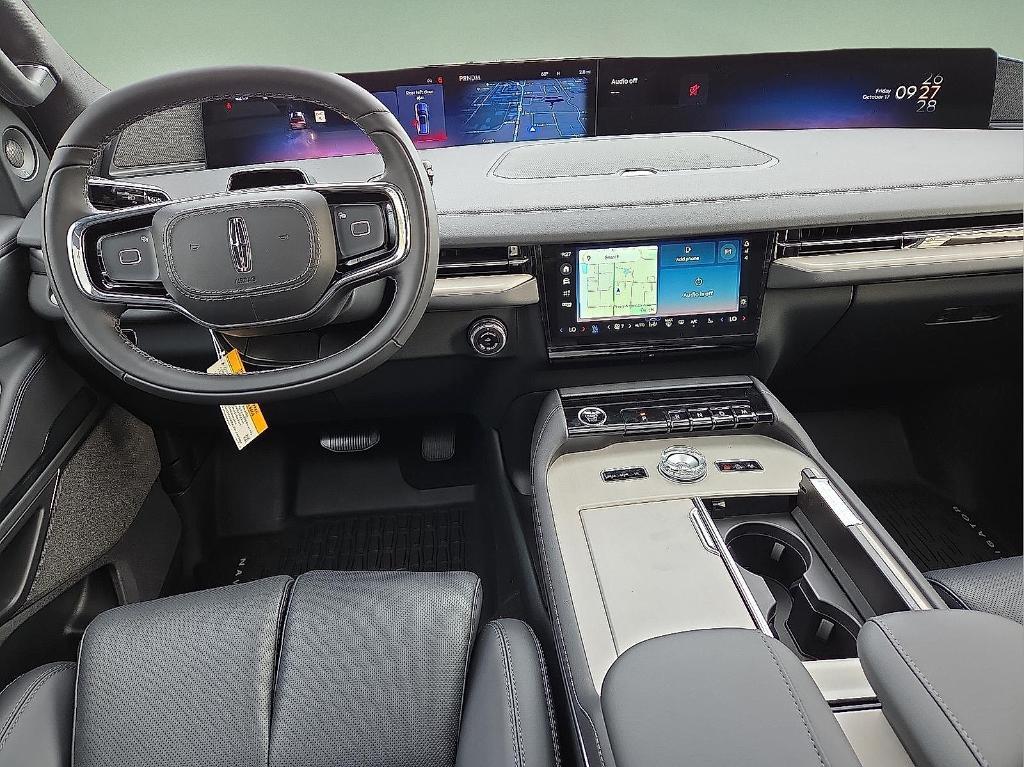 new 2025 Lincoln Navigator car, priced at $103,885