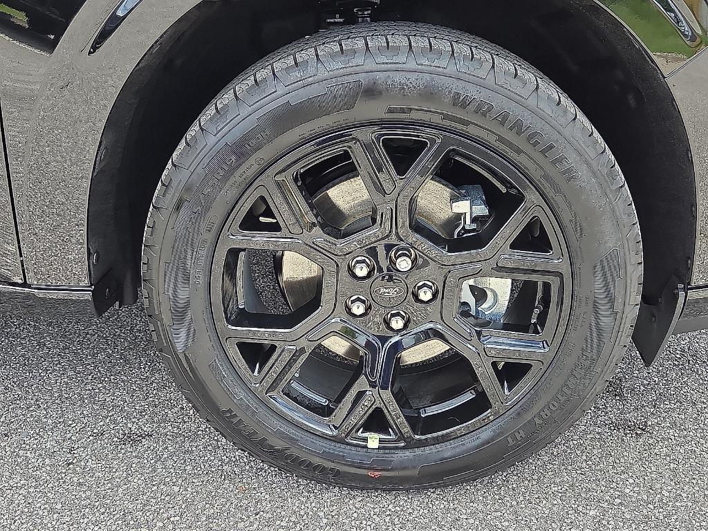 new 2025 Ford Maverick car, priced at $34,653
