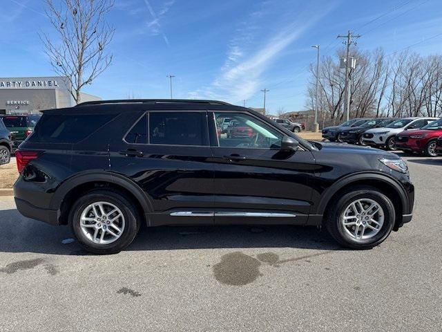 new 2025 Ford Explorer car, priced at $40,366