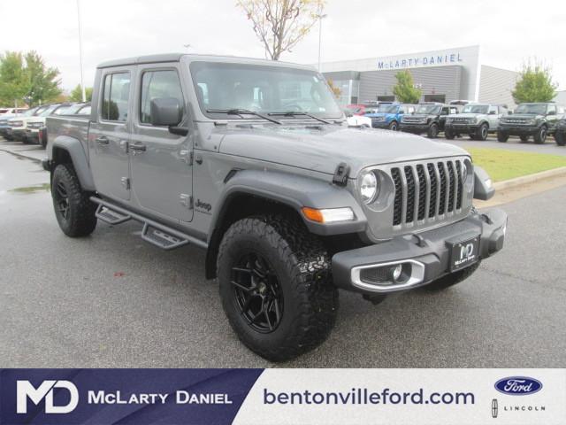 used 2023 Jeep Gladiator car, priced at $35,209