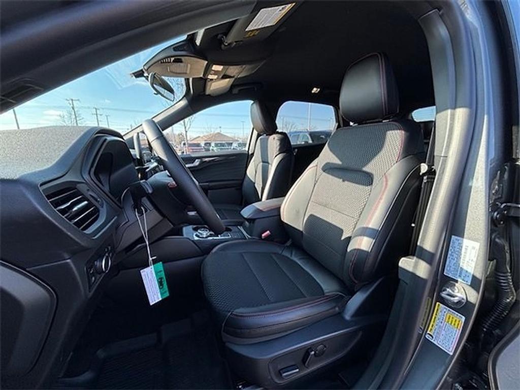 new 2025 Ford Escape car, priced at $30,681