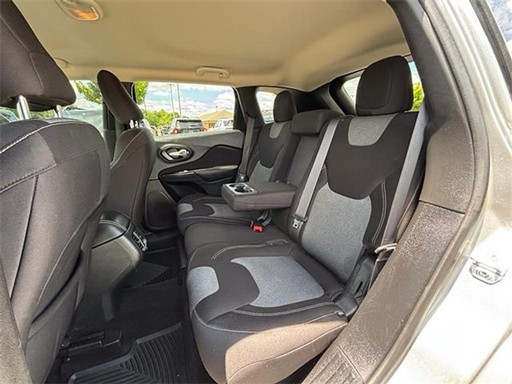 used 2015 Jeep Cherokee car, priced at $7,428