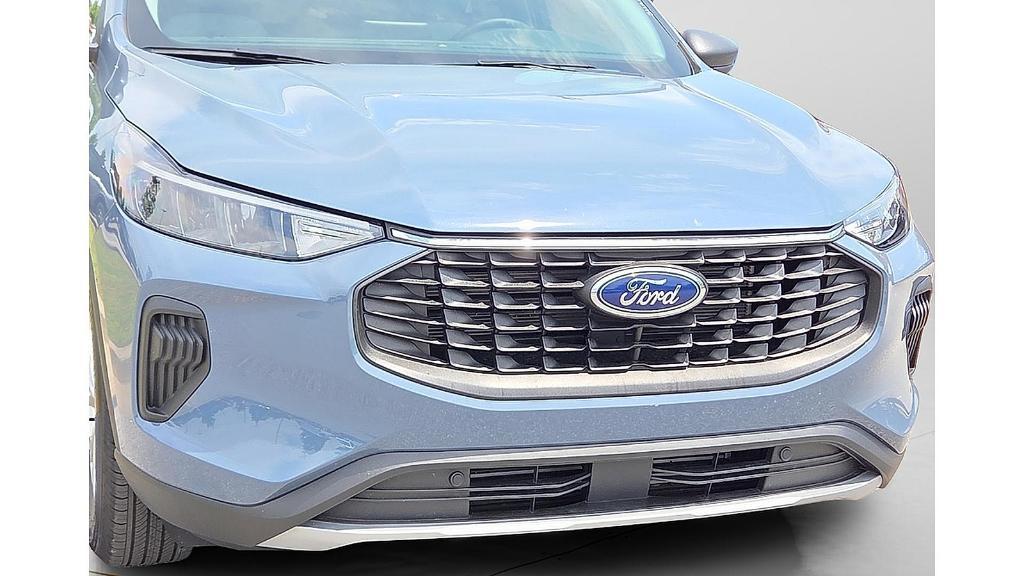 new 2025 Ford Escape car, priced at $22,536