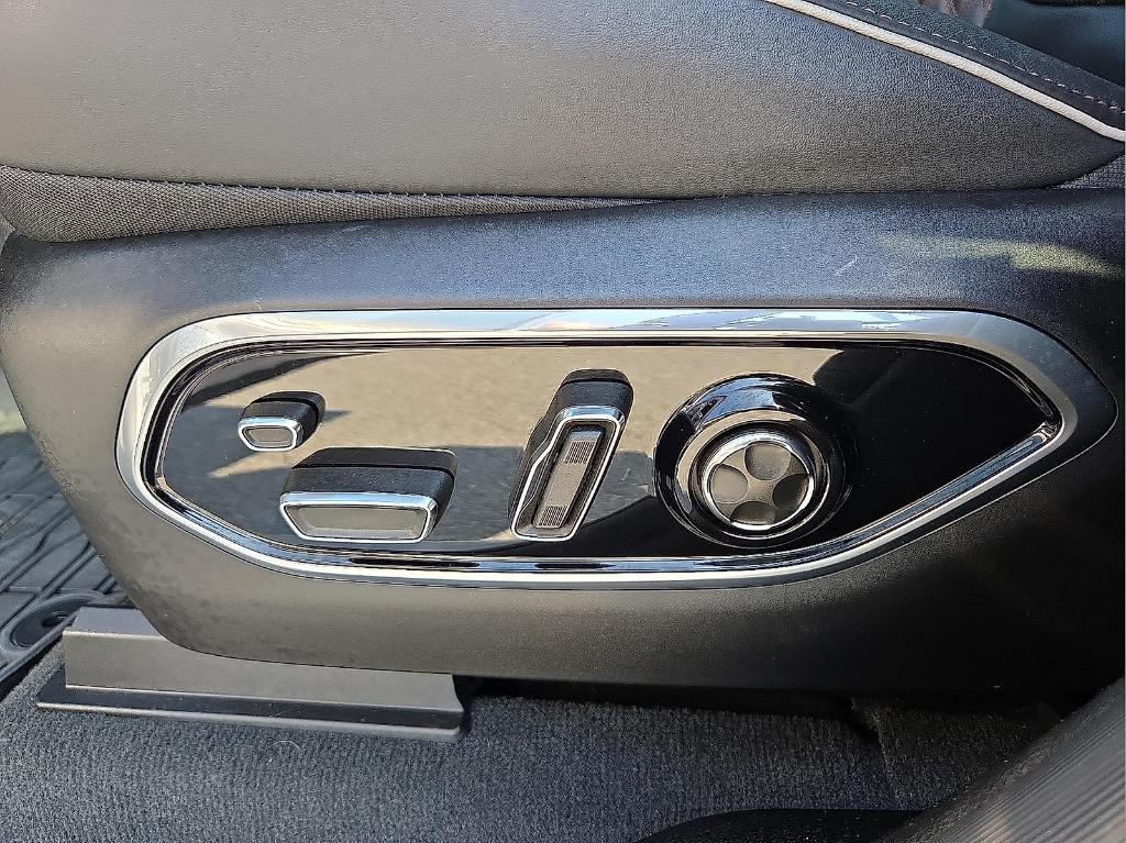 used 2024 Jeep Grand Cherokee L car, priced at $52,995
