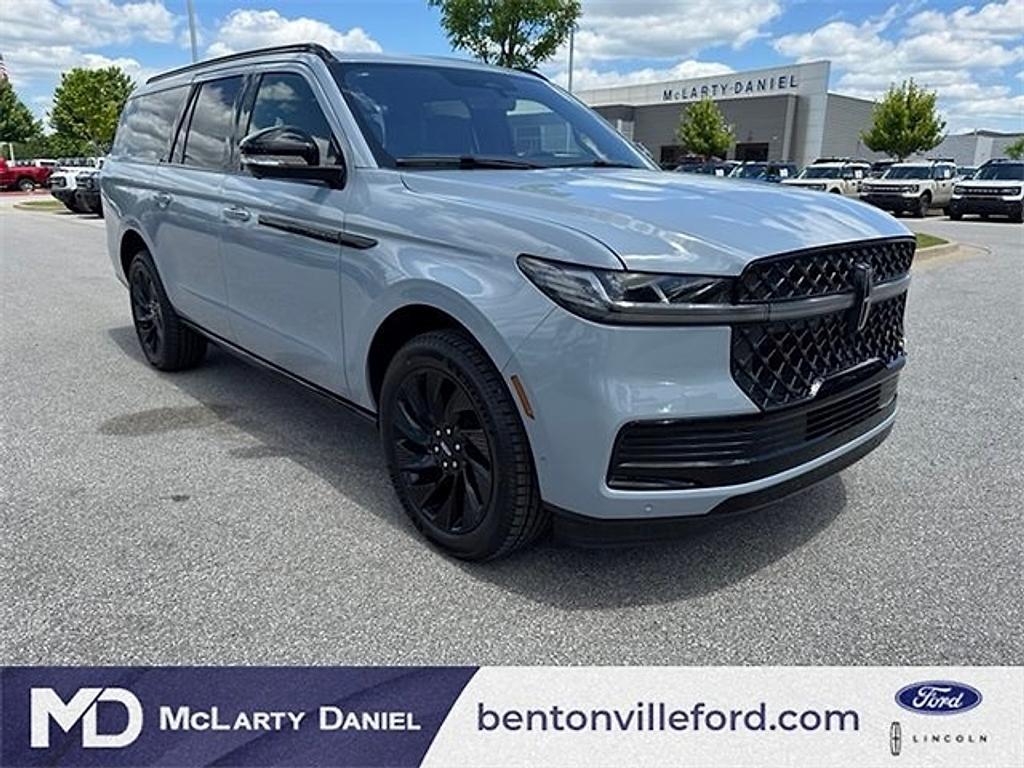 new 2025 Lincoln Navigator L car, priced at $107,114