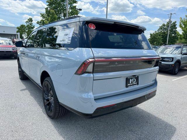 new 2025 Lincoln Navigator L car, priced at $109,300