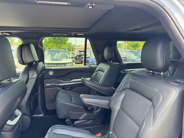 new 2025 Lincoln Navigator L car, priced at $109,300