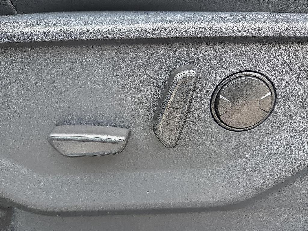 new 2025 Ford Expedition car, priced at $78,002