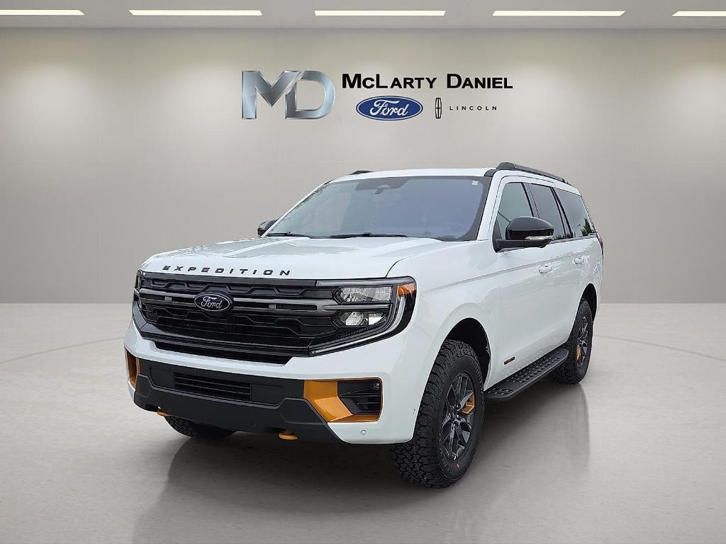 new 2025 Ford Expedition car, priced at $78,002