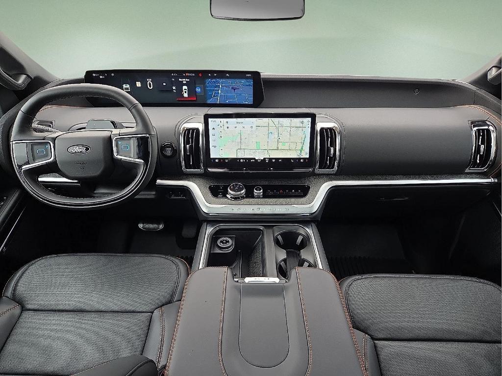 new 2025 Ford Expedition car, priced at $78,002
