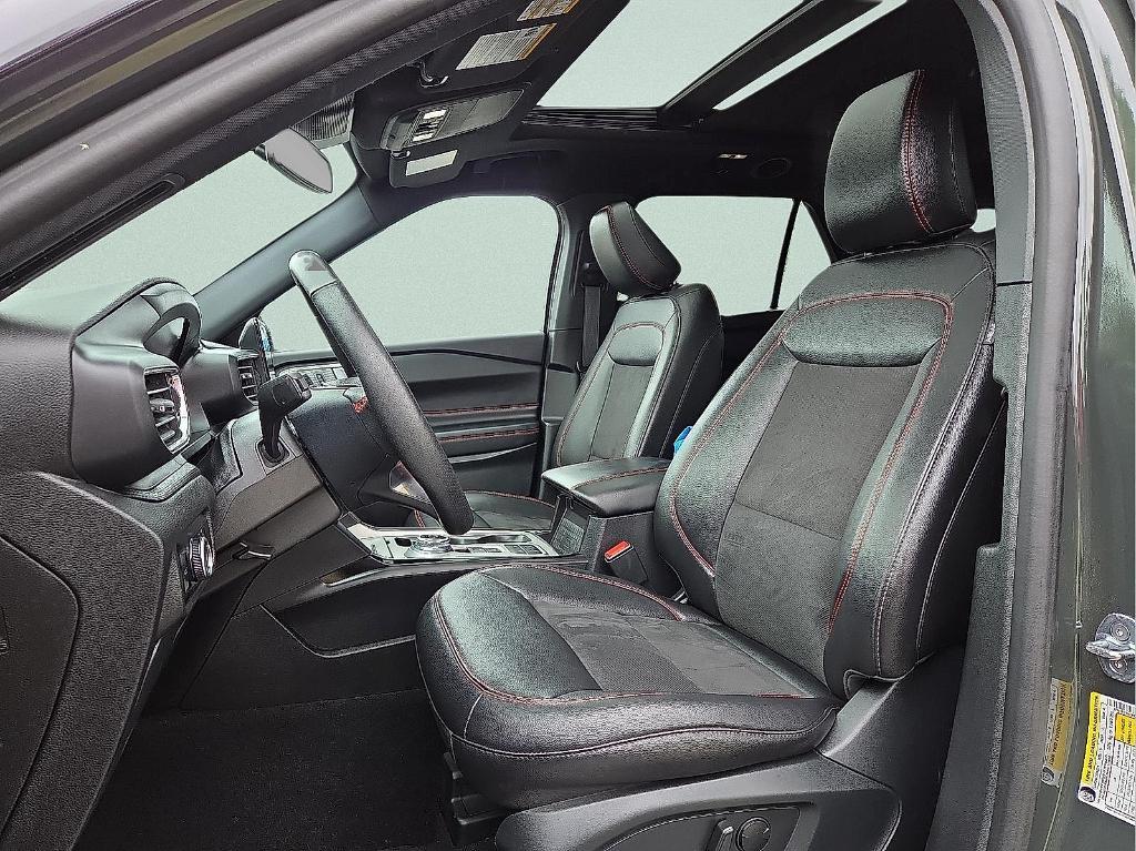 used 2024 Ford Explorer car, priced at $41,314