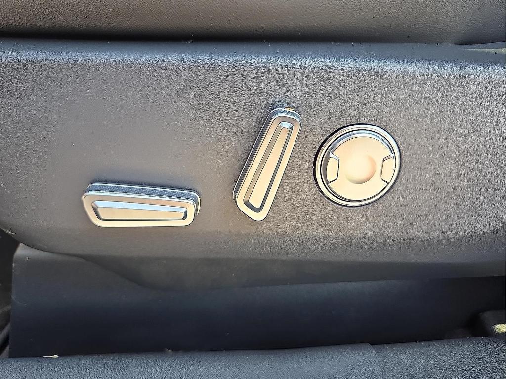 new 2025 Lincoln Nautilus car, priced at $51,022