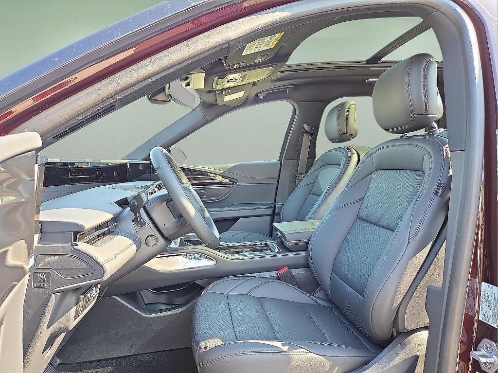 new 2025 Lincoln Nautilus car, priced at $51,022