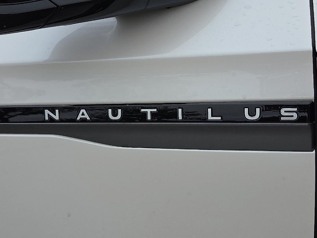 new 2025 Lincoln Nautilus car, priced at $53,247