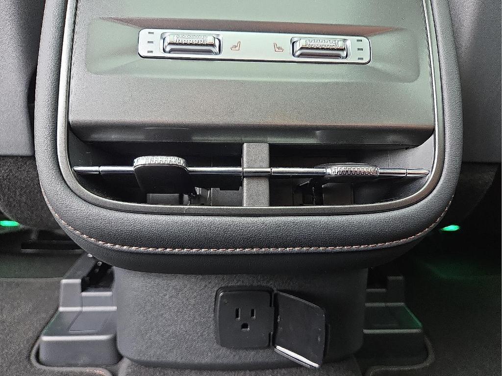 new 2025 Lincoln Nautilus car, priced at $53,247