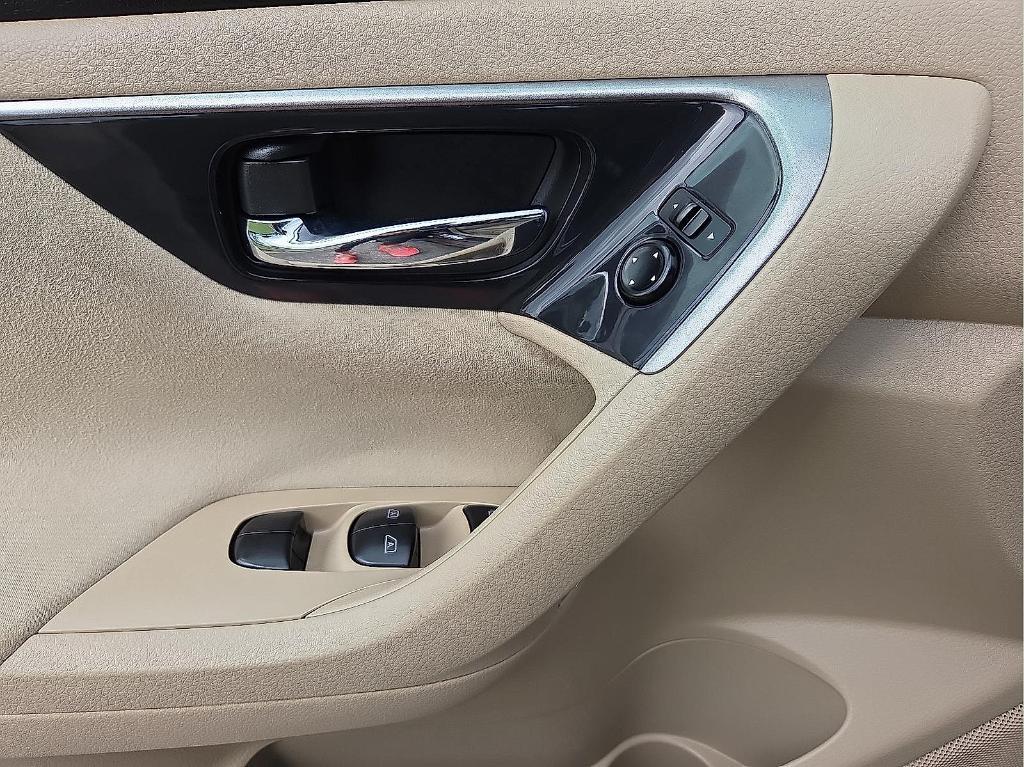 used 2014 Nissan Altima car, priced at $11,995
