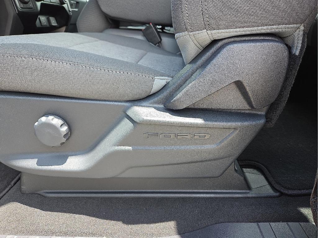 new 2025 Ford F-250 car, priced at $56,384