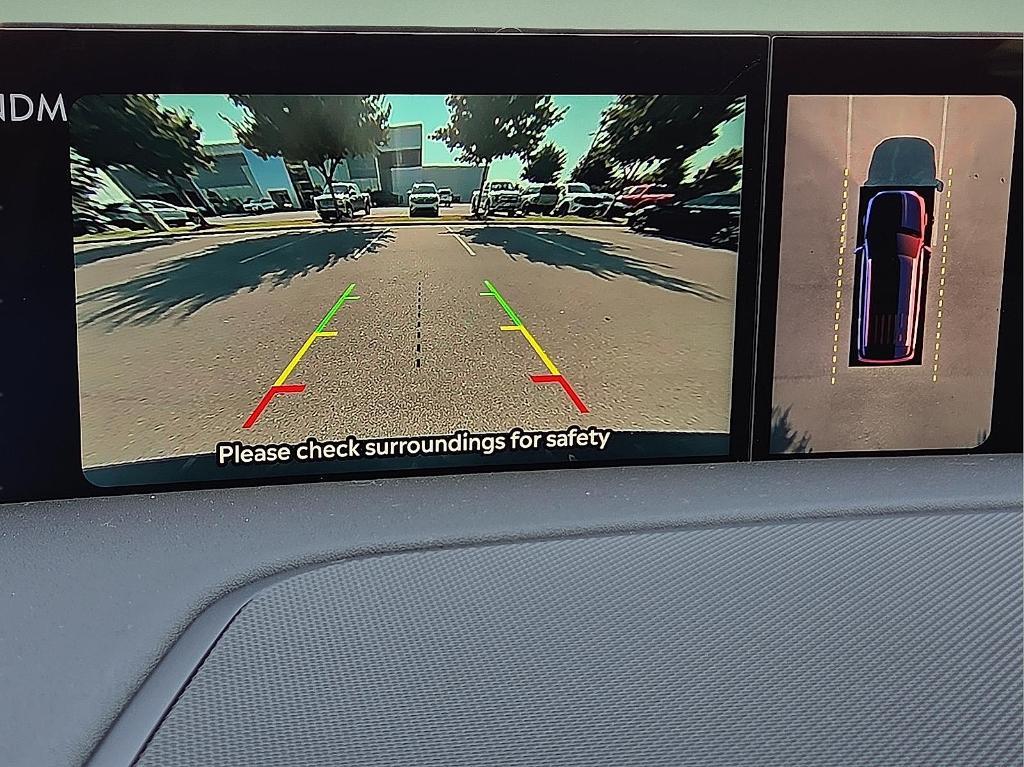 new 2025 Lincoln Navigator car, priced at $100,294