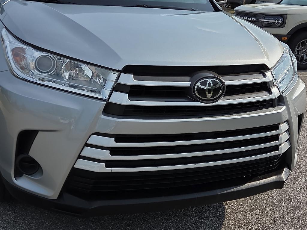 used 2018 Toyota Highlander car, priced at $19,635