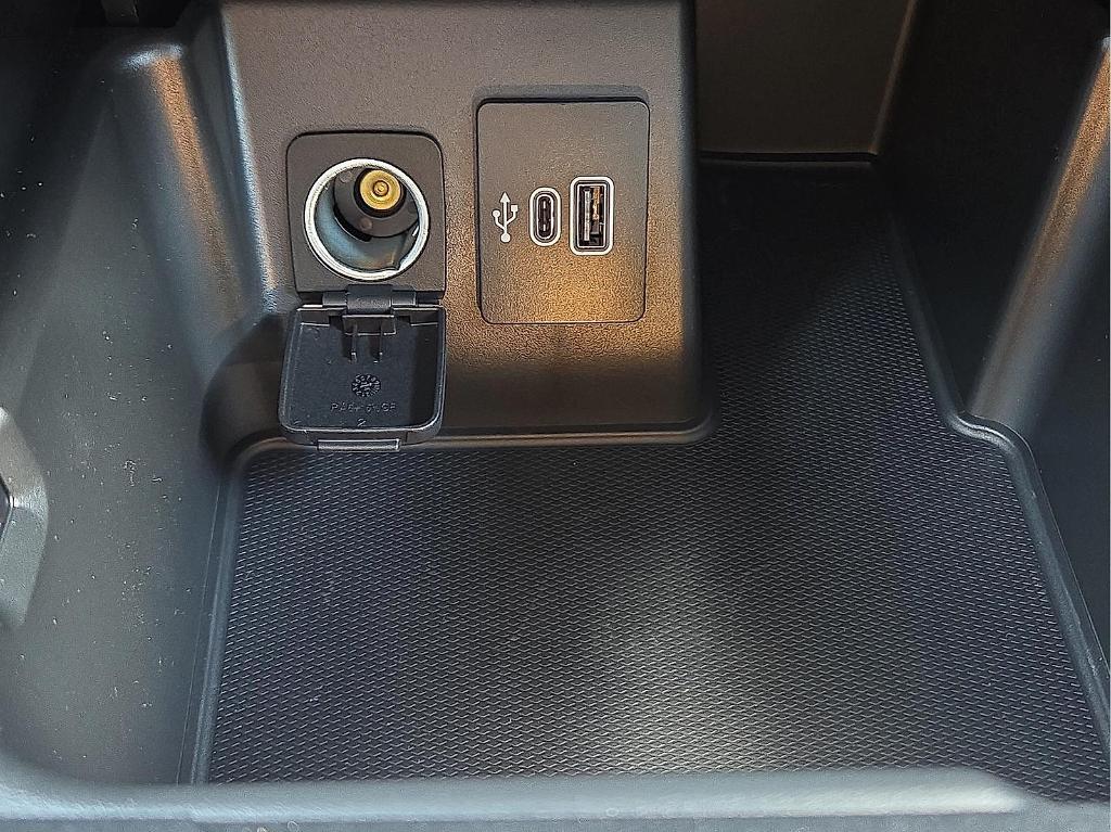 new 2025 Ford Explorer car, priced at $40,656