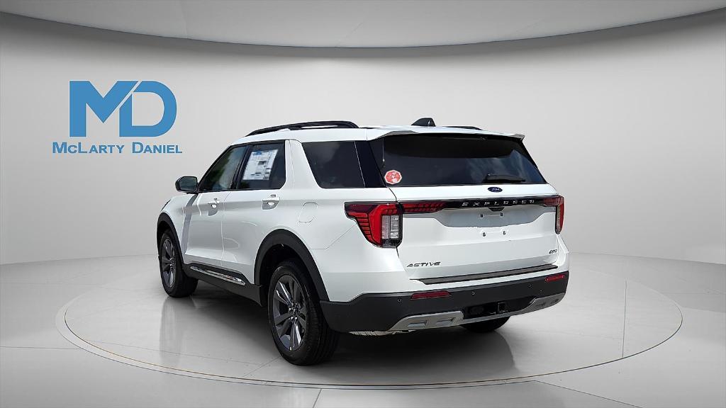 new 2025 Ford Explorer car, priced at $40,656
