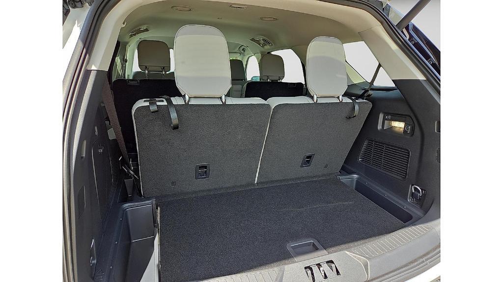 new 2025 Ford Explorer car, priced at $40,656