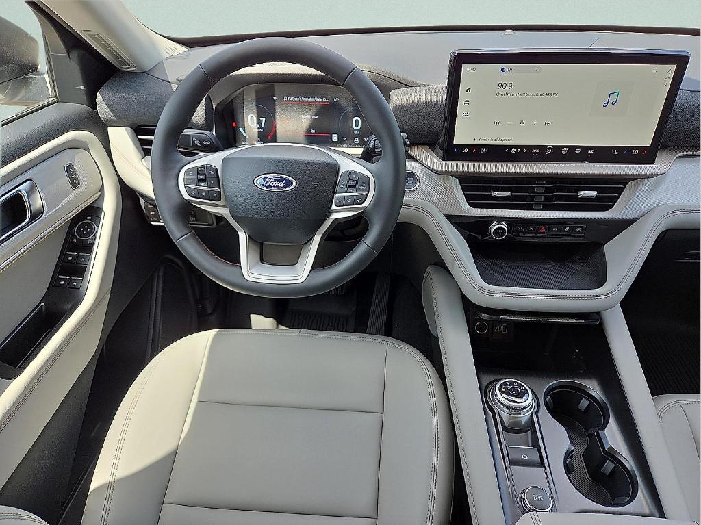 new 2025 Ford Explorer car, priced at $40,656
