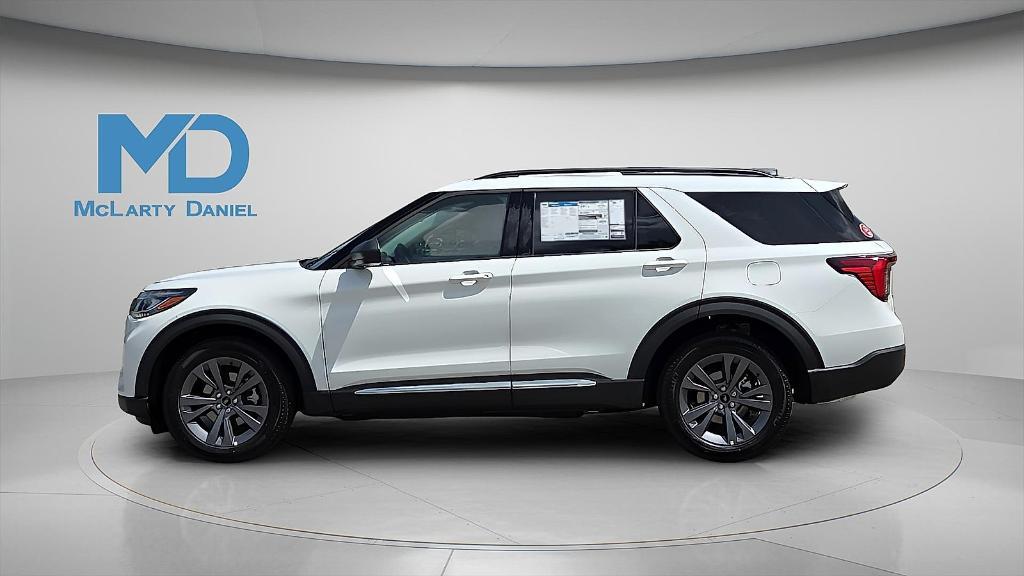 new 2025 Ford Explorer car, priced at $40,656