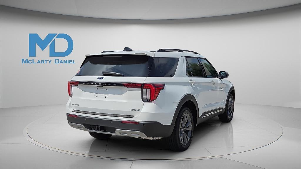 new 2025 Ford Explorer car, priced at $40,656
