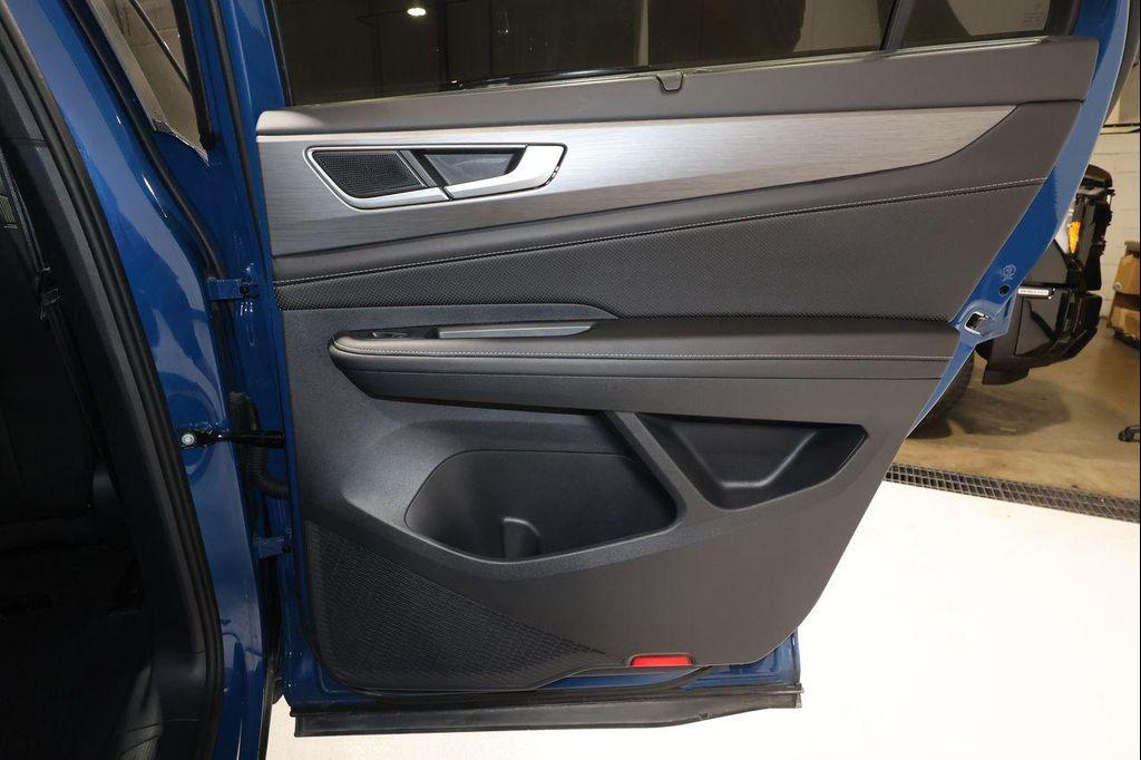 used 2025 Volkswagen Atlas Cross Sport car, priced at $35,423