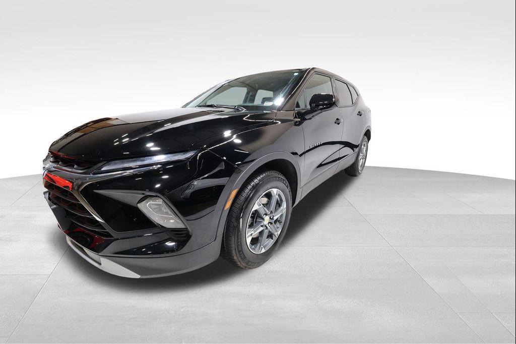 used 2025 Chevrolet Blazer car, priced at $29,999