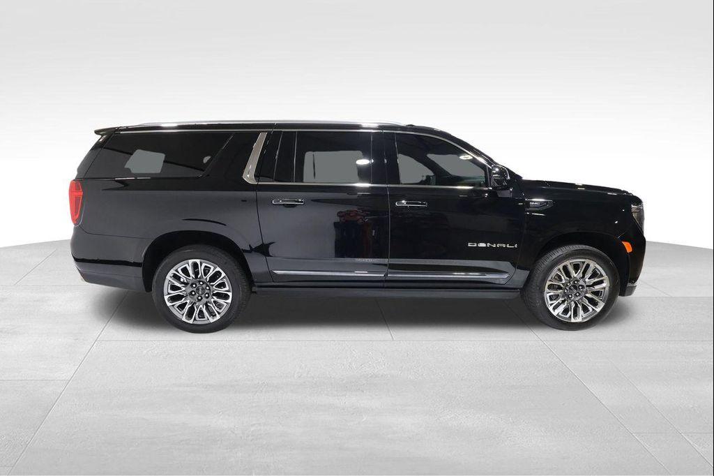 used 2024 GMC Yukon XL car, priced at $82,924