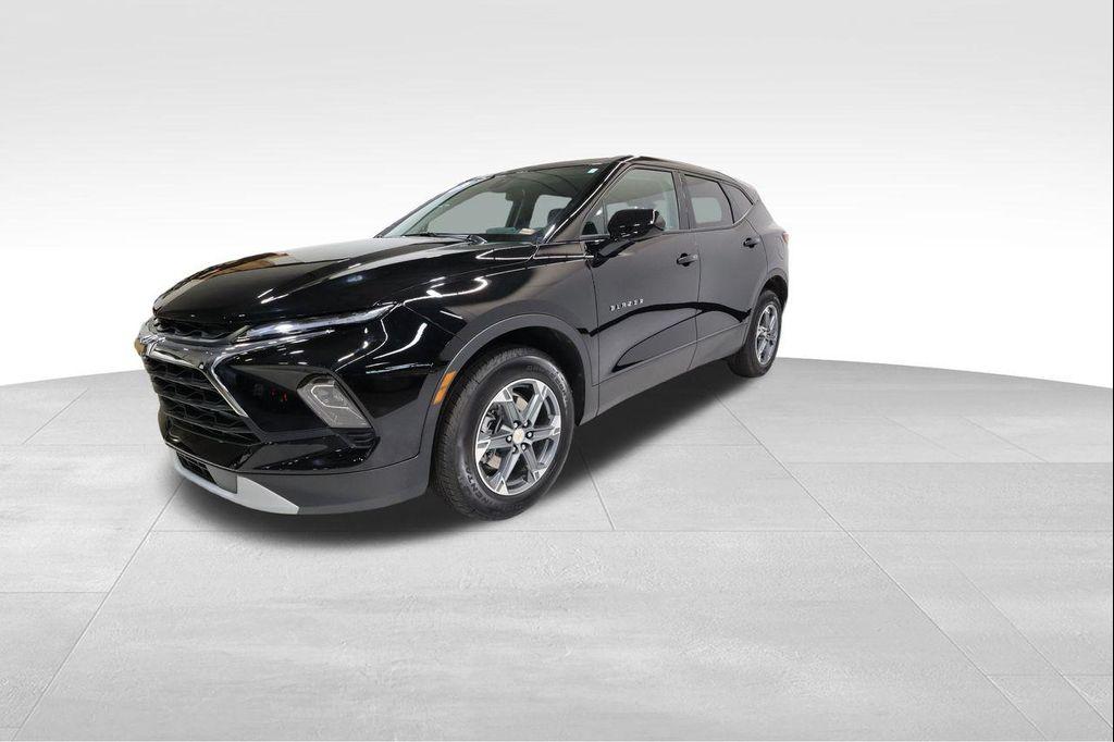 used 2025 Chevrolet Blazer car, priced at $31,885