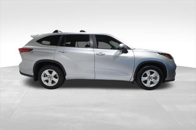 used 2023 Toyota Highlander car, priced at $33,999