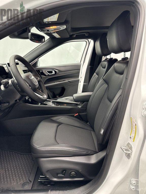 new 2025 Jeep Compass car, priced at $33,311