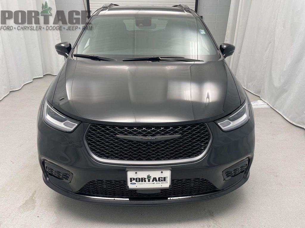 new 2025 Chrysler Pacifica car, priced at $41,932