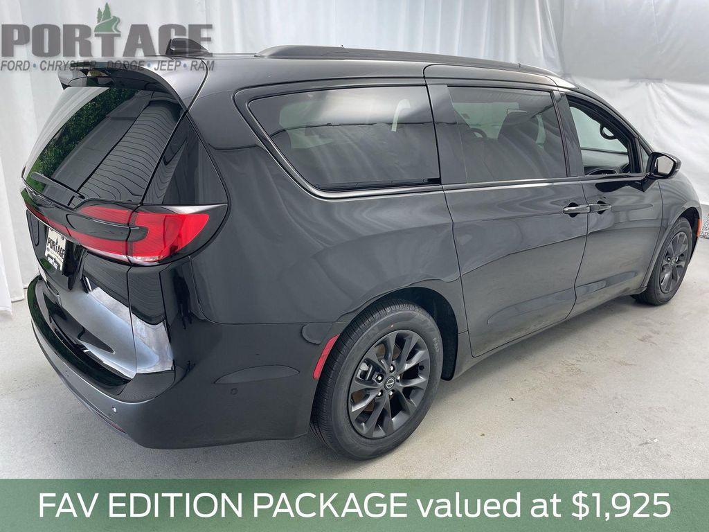 new 2025 Chrysler Pacifica car, priced at $41,932
