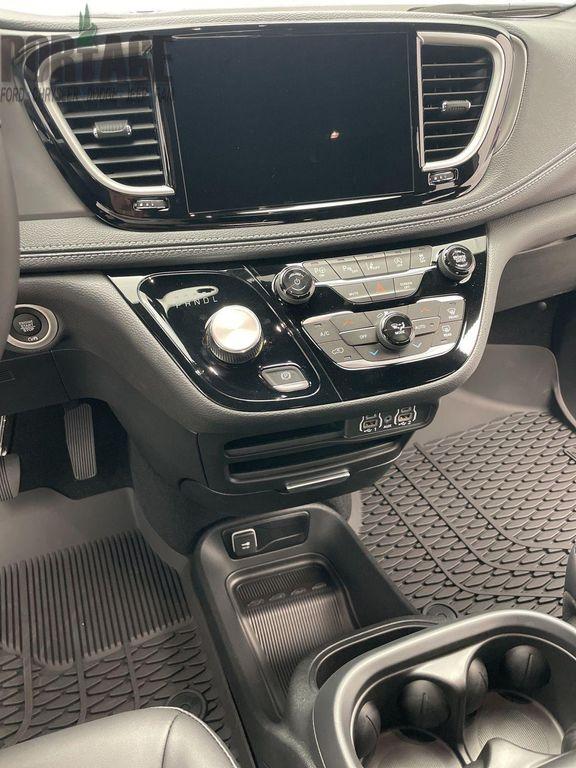 new 2025 Chrysler Pacifica car, priced at $41,932