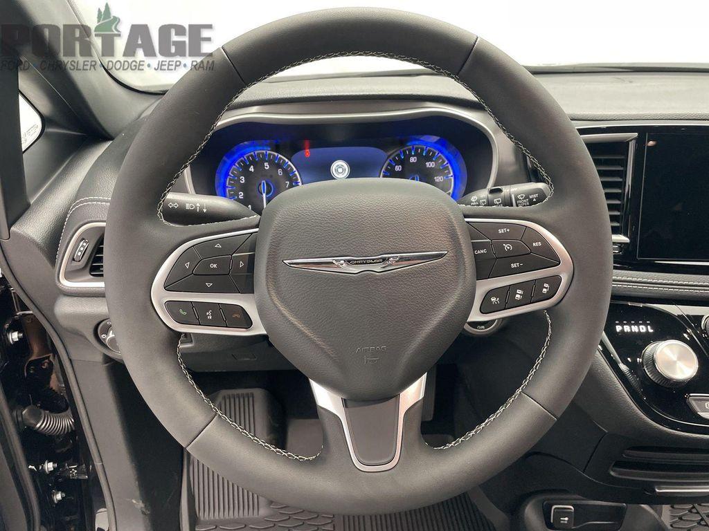 new 2025 Chrysler Pacifica car, priced at $41,932