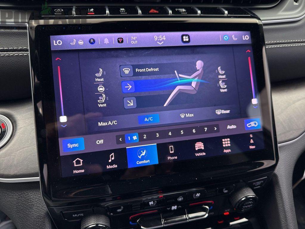 new 2025 Jeep Grand Cherokee car, priced at $50,200