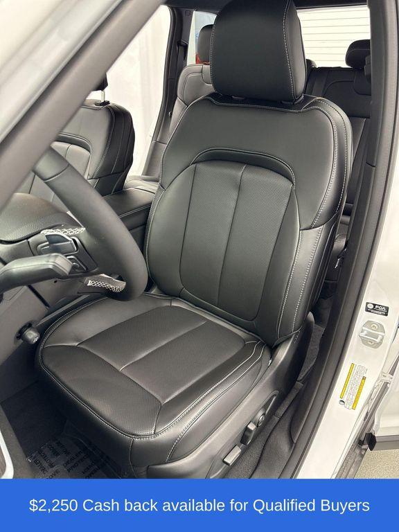 new 2025 Jeep Grand Cherokee car, priced at $51,100