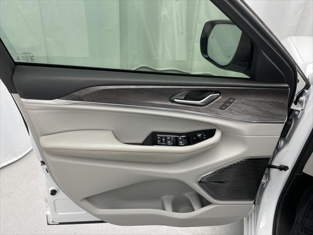 used 2022 Jeep Grand Cherokee car, priced at $39,999